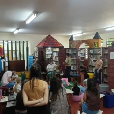 Contação Manuela e Odie na Hans Andersen