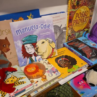 Manuela e Odie chegou na Livraria Na Nuvem